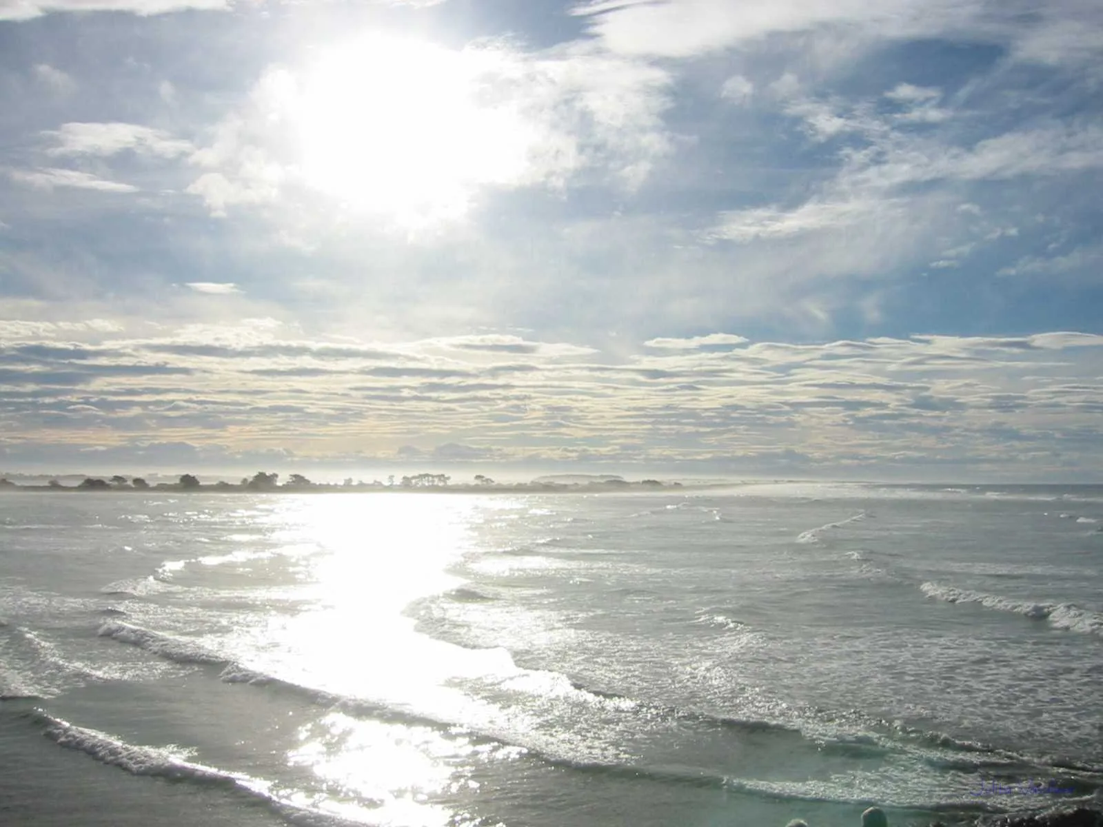 Sunlit sea — Ne Me Quitte Pas